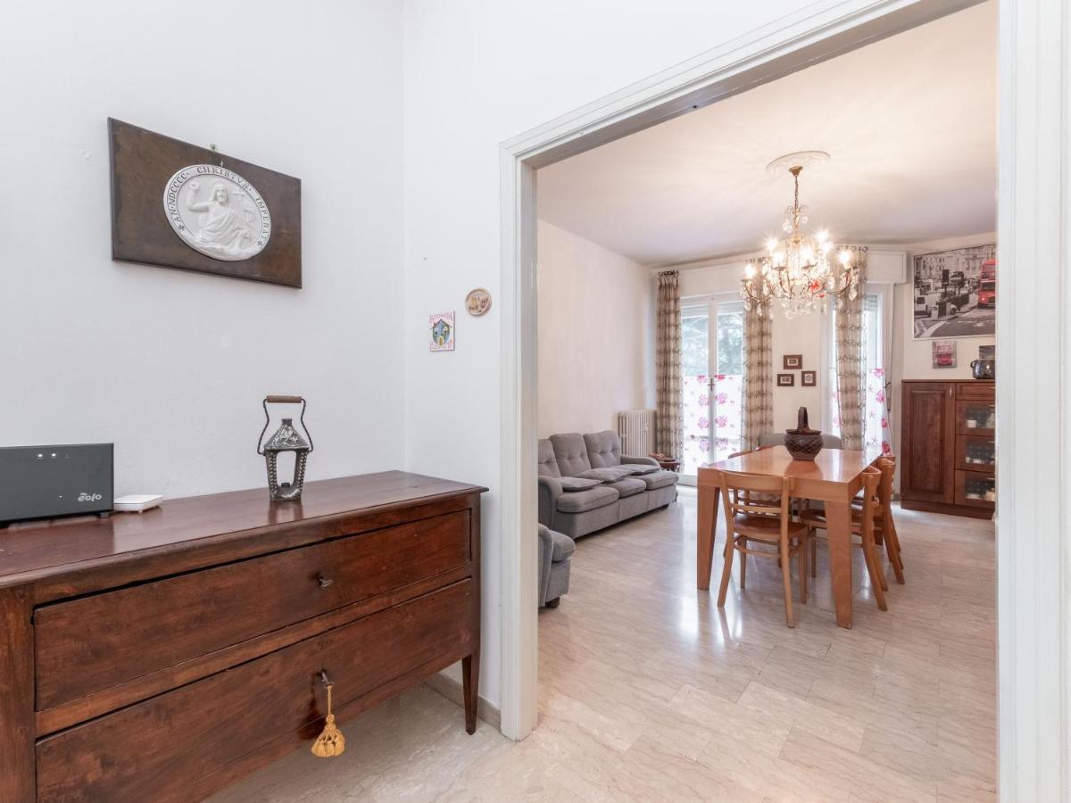 Flaminia Bright & Roomy Apartment Песаро Екстериор снимка