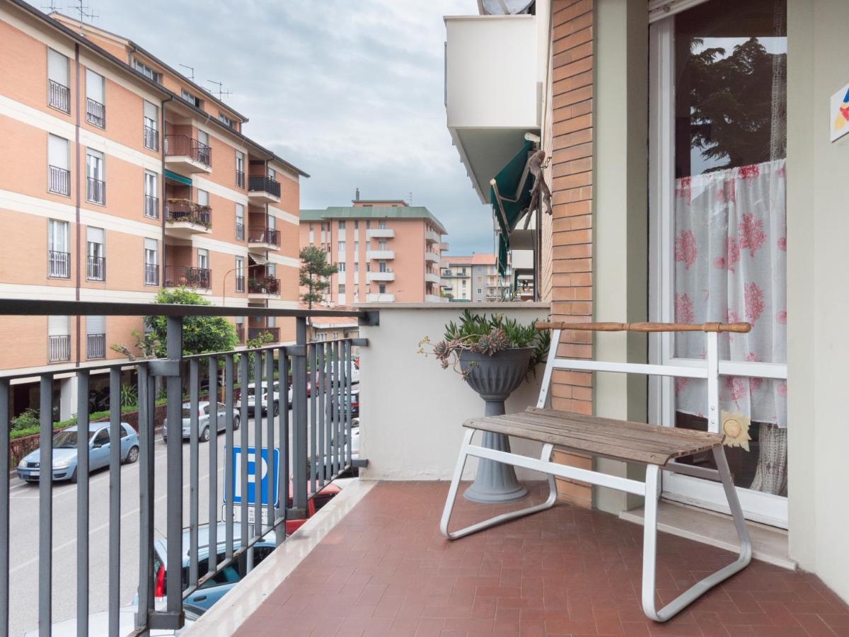 Flaminia Bright & Roomy Apartment Песаро Екстериор снимка
