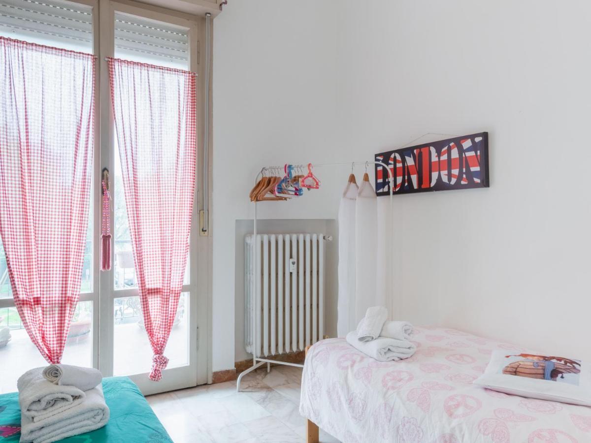 Flaminia Bright & Roomy Apartment Песаро Екстериор снимка